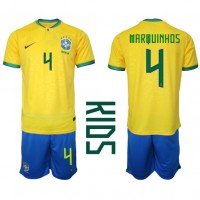 Brasilien Marquinhos #4 Fußballbekleidung Heimtrikot Kinder WM 2022 Kurzarm (+ kurze hosen)